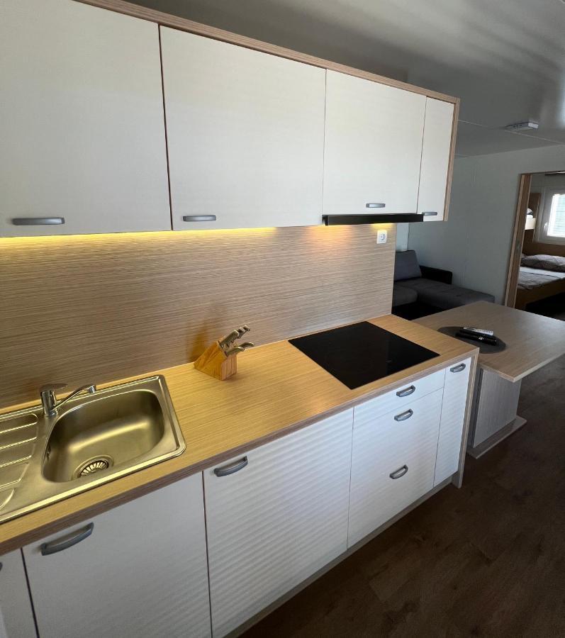 Zen Murter Mobil Home Betina  Εξωτερικό φωτογραφία